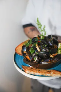 Killary mussels served from the kitchen at Guys Bar
